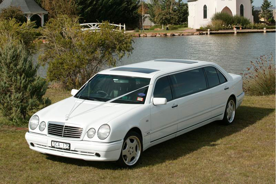 Lakeside Prestige Car Hire - Melbourne Wedding & Bride