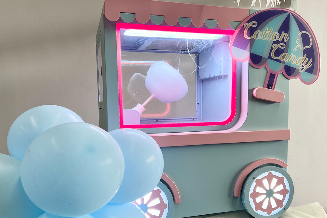 MWB35-Surprise-Vending-Web-11 Surprise Vending