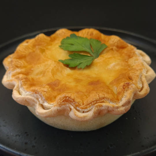 MWB37-Jojo'sGlutenFreeGoodies-shortcrust-puff-top-black-plate