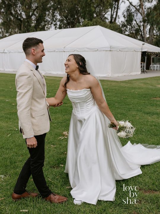 Tindarra Resort - couple Tindarra_Resort_Weddings_Venues_Wedding Venues_Melbourne_Melbourne Wedding Venues_ Melbouren Wedding & Bride