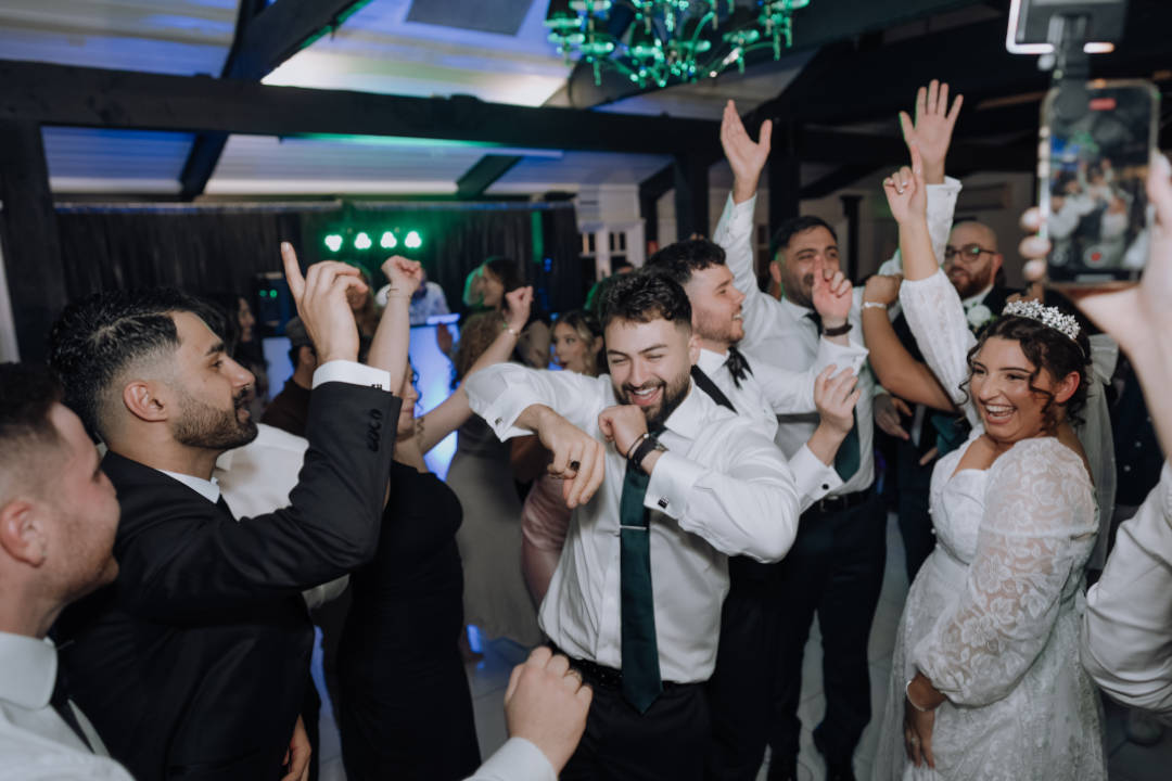 Entertainment_First_Entertainemnt_Weddings_Wedding Entertainment_Melbourne_Melbourne Wedding & Bride