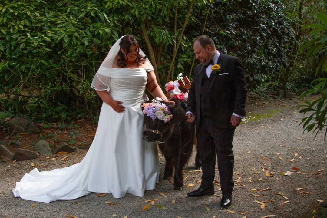 Farmyard Wedding Waiters - couple & horse